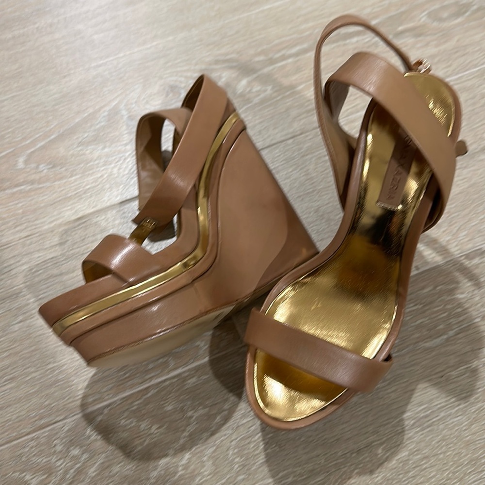 BCBG Max Azria Leather Wedges. UNWORN